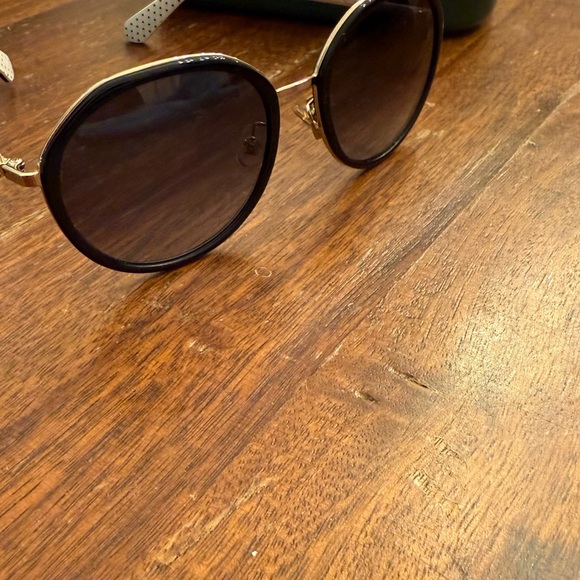 Kate Spade ♠️ - Picture 8 of 9